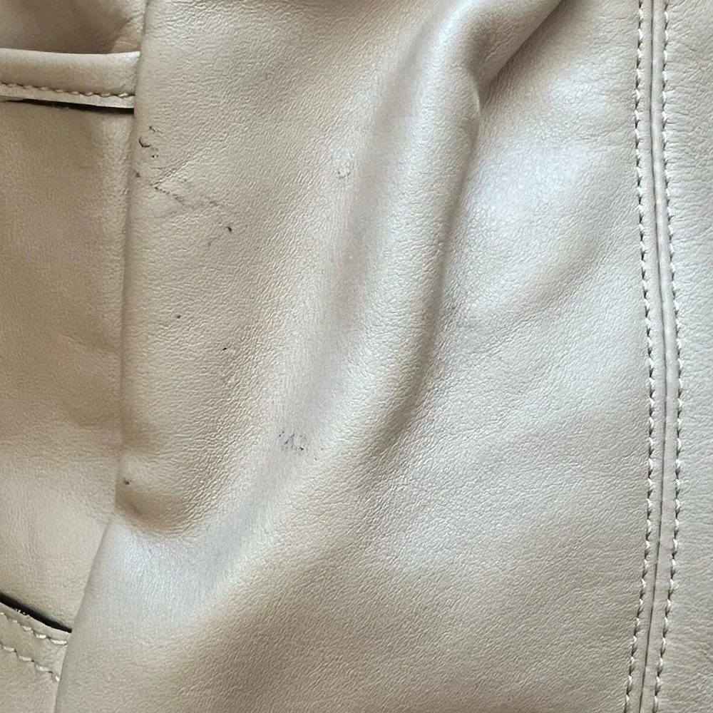 Coach authentic smooth